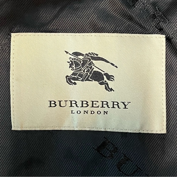 Burberry Irene trench coat. - Picture 11 of 15